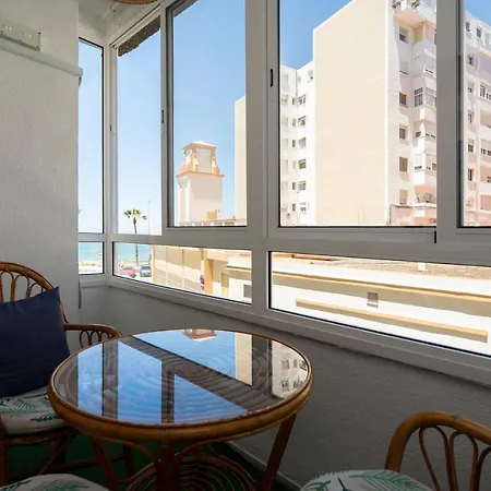 & Kids - Free Parking - Sea Views Cádiz